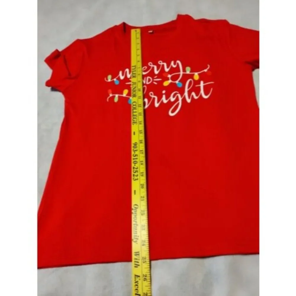 Christmas T-Shirt Medium NWOT Womens MERRY AND BRIGHT - Picture 8 of 9